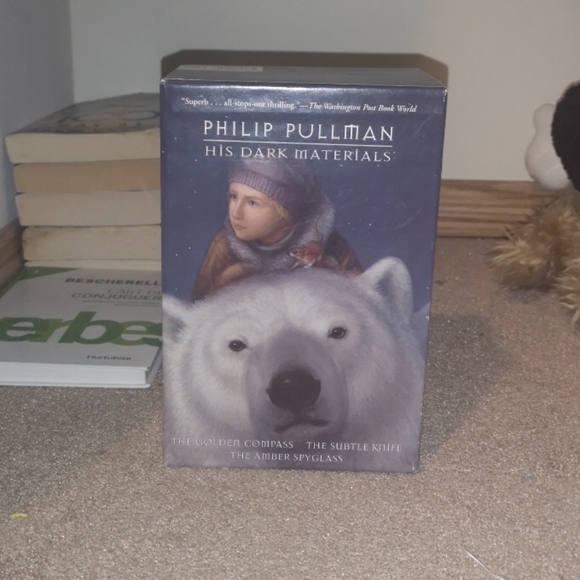 His Dark Materials Book Set - Picture 1 of 2